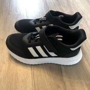 NWOT KIDS ADIDAS SNEAKERS